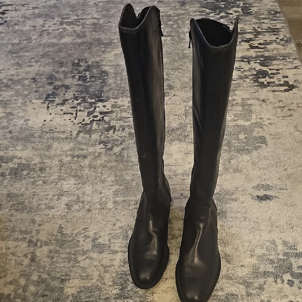Clarks Women's Knee-high Boots VALANA MELROSE In Black Leather